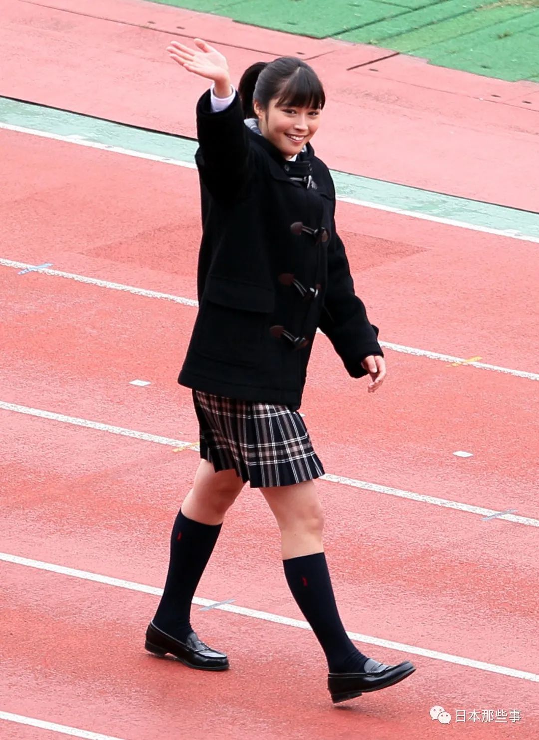 茅岛水树任足球大赛应援manager着水手服参加