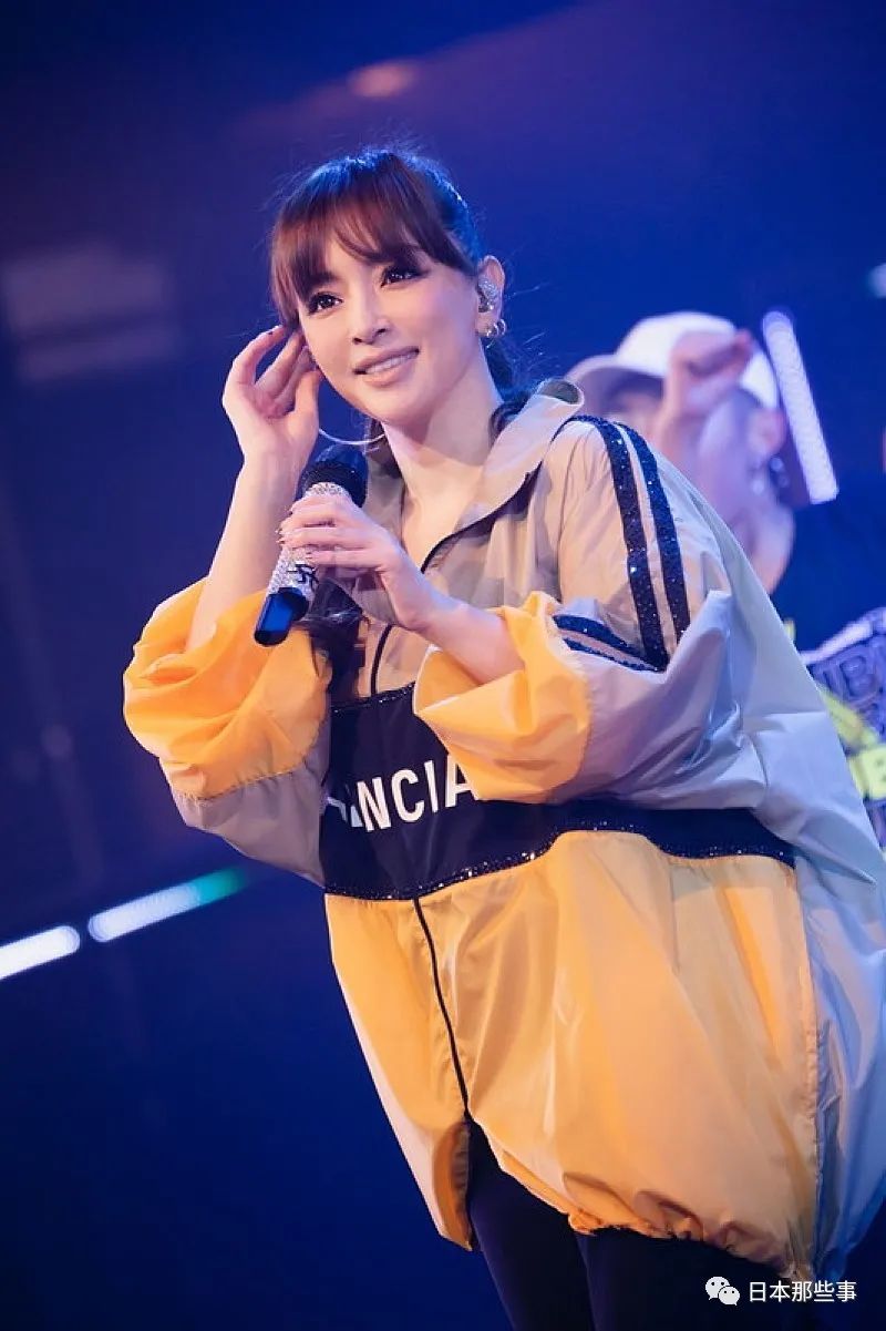 滨崎步骨折后坚持上台 突发过敏性休克演唱会取消