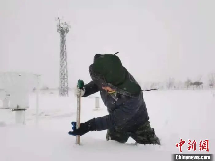 图为内蒙古通辽降雪现场。通辽气象局供图