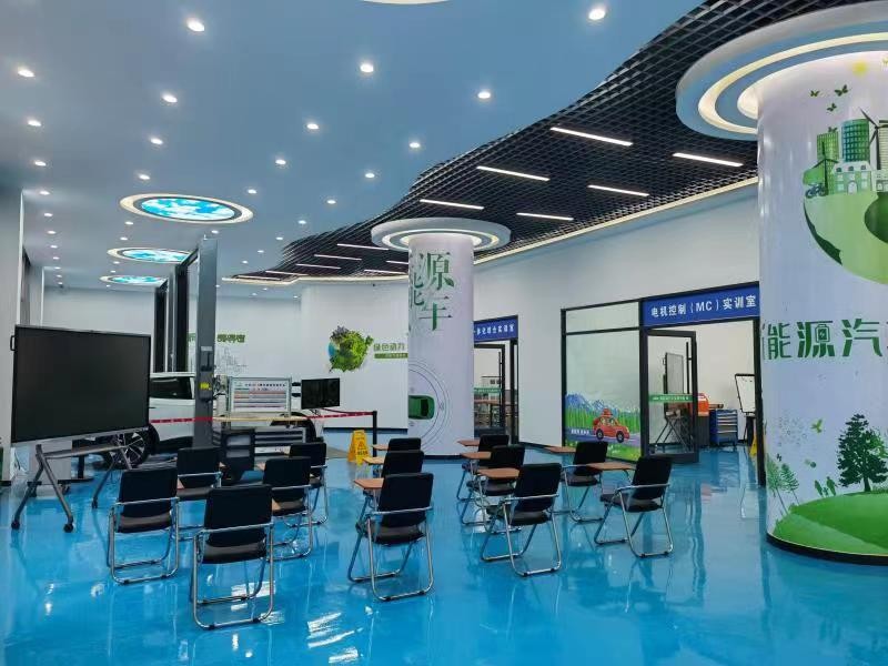 宿迁地区首个智能新能源汽车纯电动汽车实训基地在宿迁开放大学落成