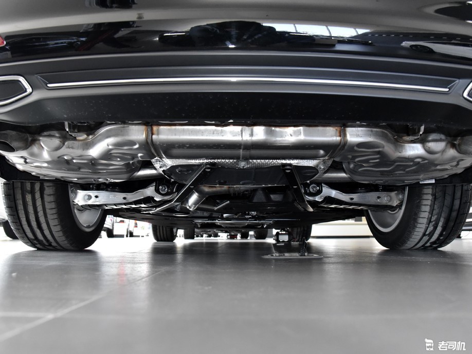 奥迪a6l 2021款 45 tfsi quattro 臻选致雅型配备了2.