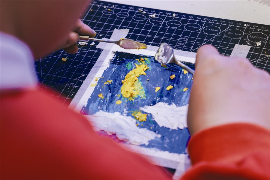 标题导航大连龙湖特别策划"关爱孤独症公益艺术展"暖心落幕