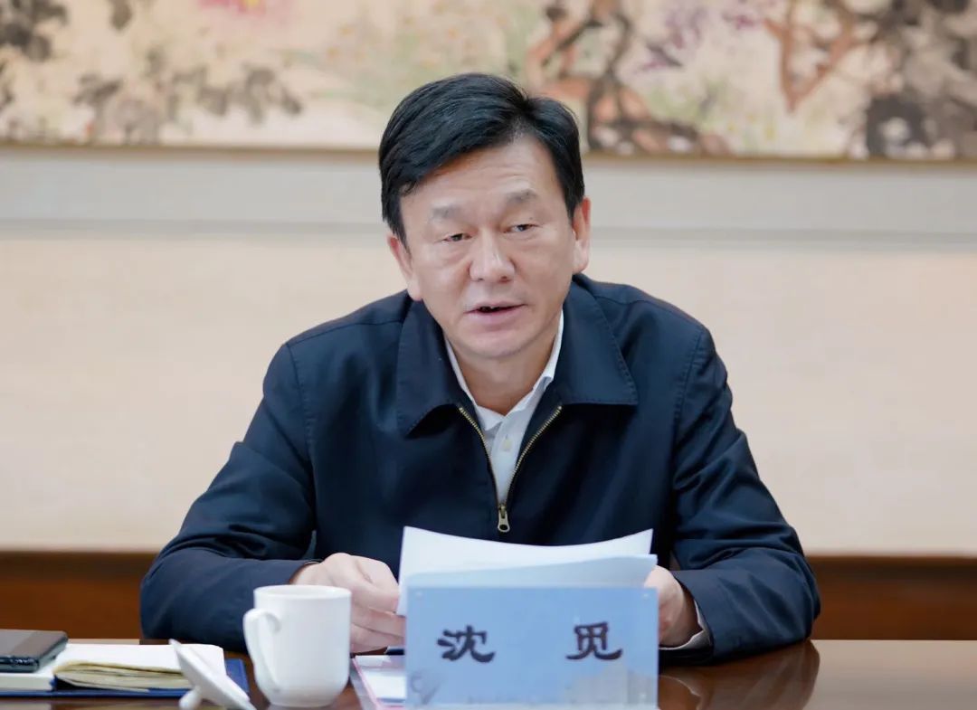 沈觅调研园区海关