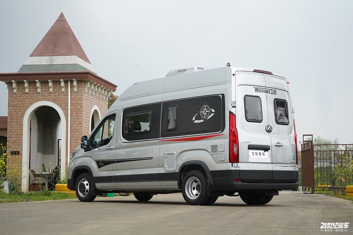 布局各有特色两款上汽大通v90底盘b型房车推荐