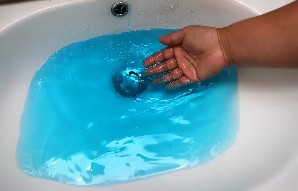 蓝色洁厕剂会导致“倒流”,还会危害健康?这些传言都是真的吗?休闲区蓝鸢梦想 - Www.slyday.coM 蓝色洁厕剂会导致“倒流”,还会危害健康?这些传言都是真的吗?休闲区蓝鸢梦想 - Www.slyday.coM