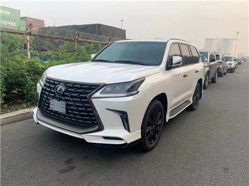 21款雷克萨斯lx570黑耀版配置凌志v8真实油耗