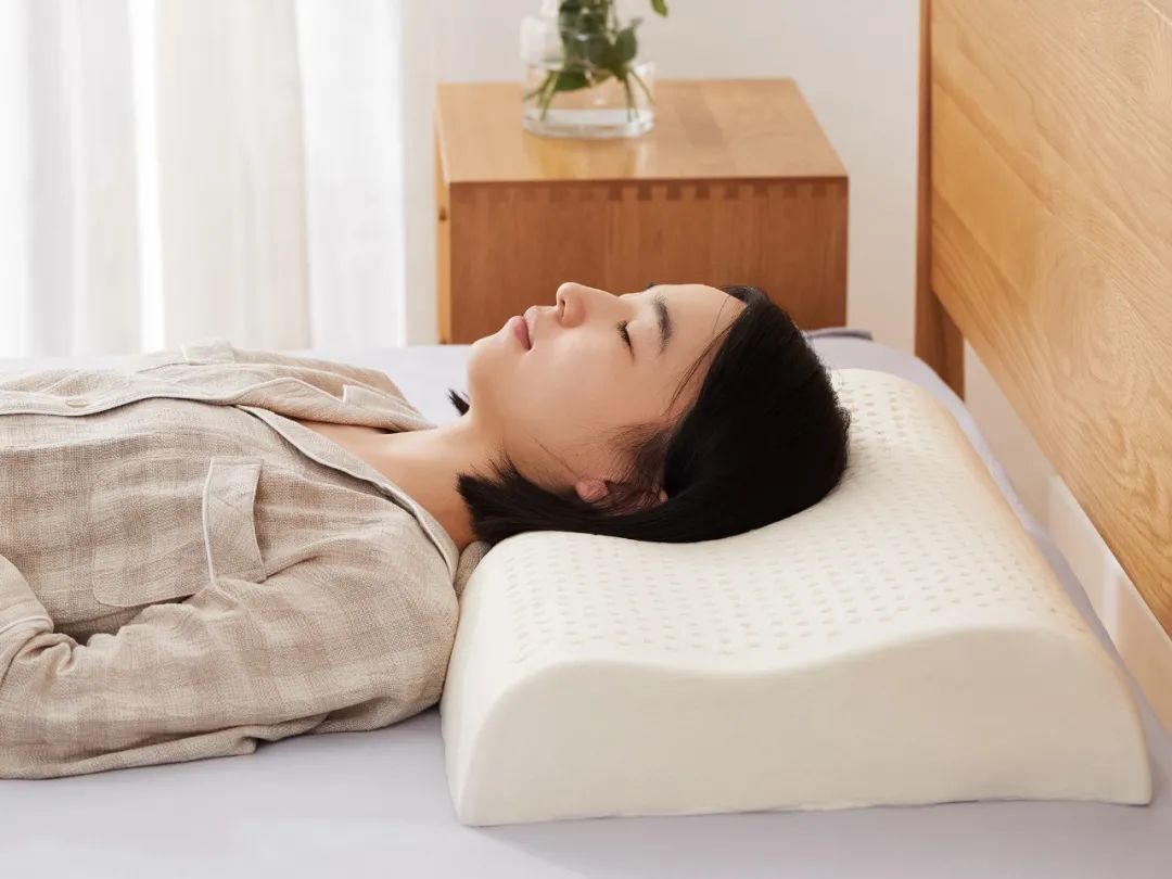 枕头界奶豆腐斯里兰卡乳胶枕脑袋想舒服睡它