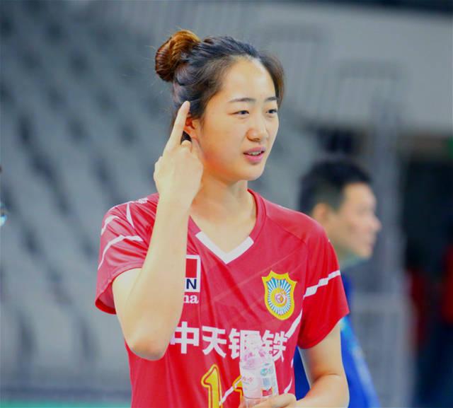 王辰玥晒出近照退役让江苏女排难进四强培养小副攻是她的任务