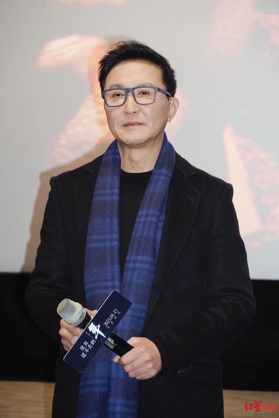 红星专访吴刚老戏骨谈不上我还是一个影视新人