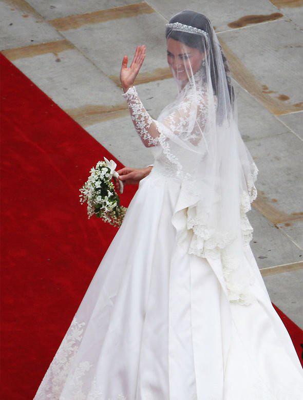 王室专家揭露凯特王妃婚后笑容常挂婚前却因为婚纱哭鼻子
