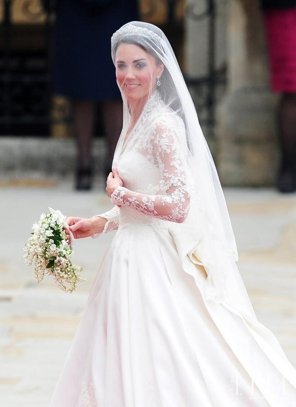 王室专家揭露凯特王妃婚后笑容常挂婚前却因为婚纱哭鼻子