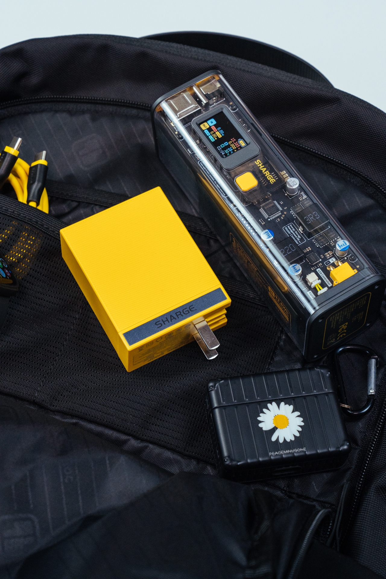 无法拒绝的赛博朋克工业美学闪极100w超级移动电源体验分享