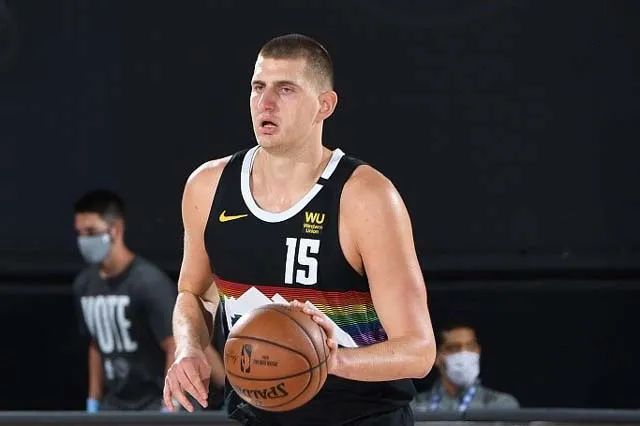 后续来了！约基奇被禁赛1场，大莫被罚5万巴特勒3万，公平吗？休闲区蓝鸢梦想 - Www.slyday.coM