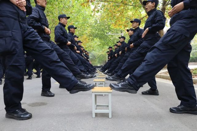 河南警察学院新警院人的一天|河南警察学院|军训|警校生_新浪新闻