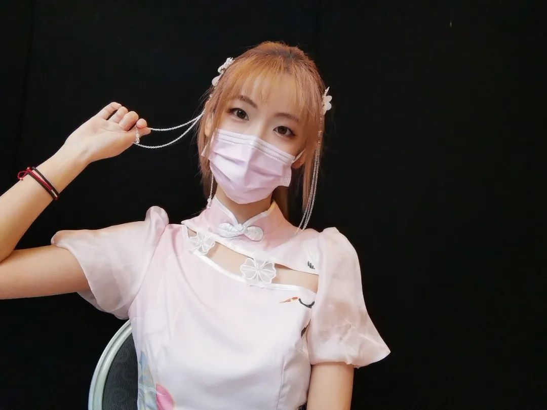 EDG夺冠！这位今年刚毕业的翻译小姐姐，穿旗袍惊艳抢镜休闲区蓝鸢梦想 - Www.slyday.coM