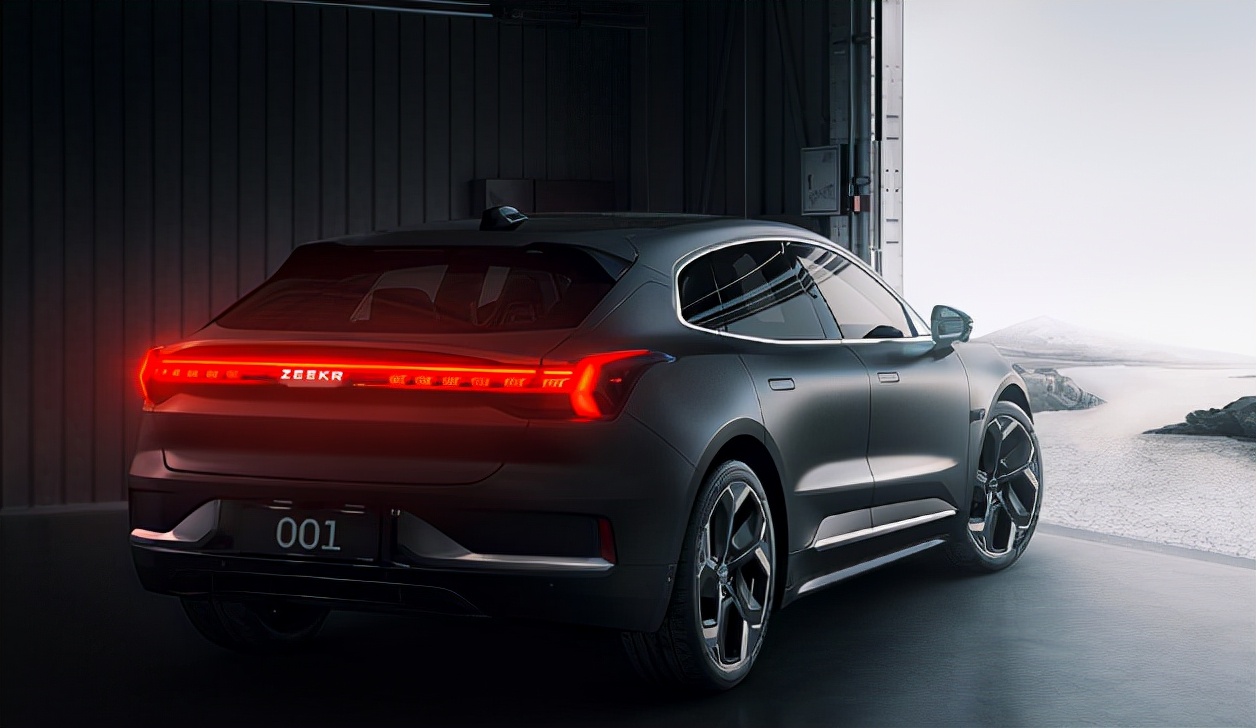 总结极氪001和领克09(配置|询价)在各自市场中的定位较为相似,二者都