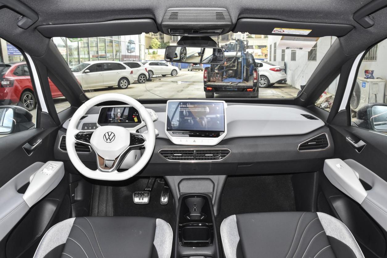 预算16万，上班族买啥车合适？就看这三款，省钱省油，还是大品牌