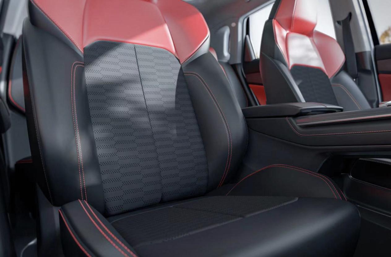 年轻人的第一台SUV怎么选？第二代CS55PLUS还是第三代哈弗H6？