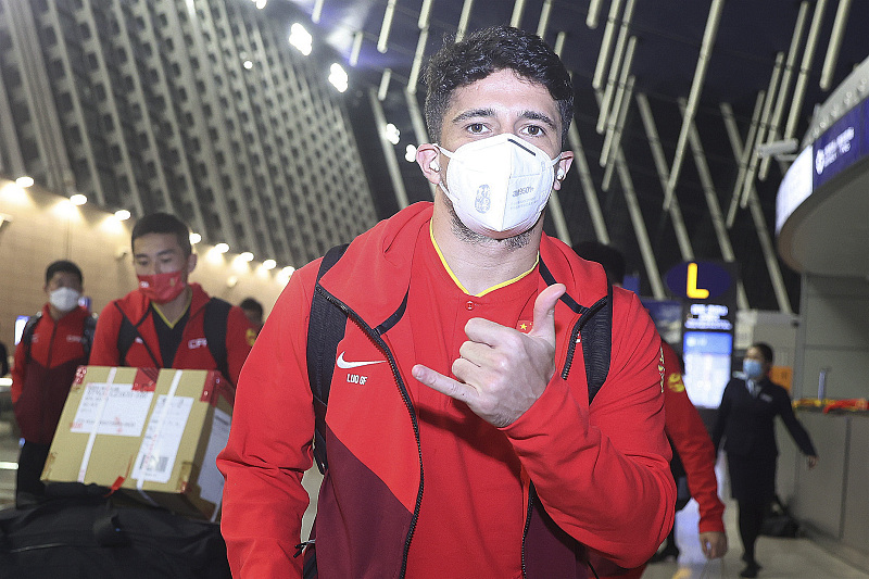 李铁终于想通了！欧联杯最佳射手阿兰迎来首发，洛国富满血冲击休闲区蓝鸢梦想 - Www.slyday.coM