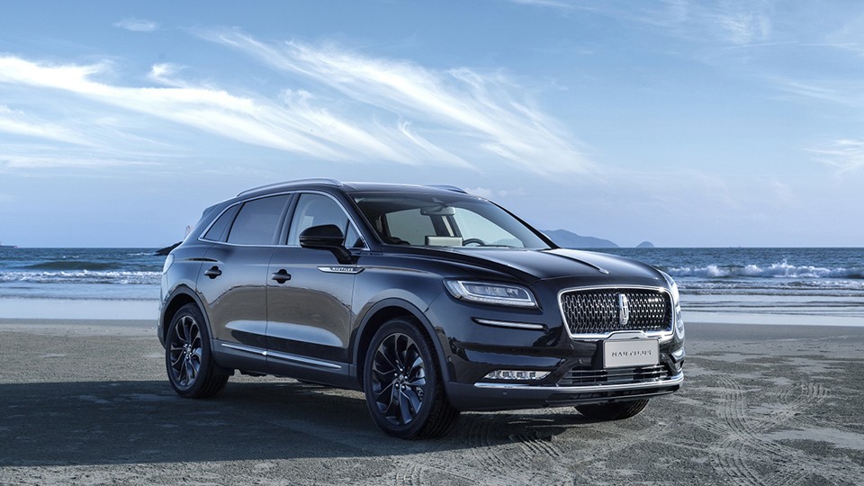 40万的“高级大众”和“精装福特”咋选？Q5L对比航海家