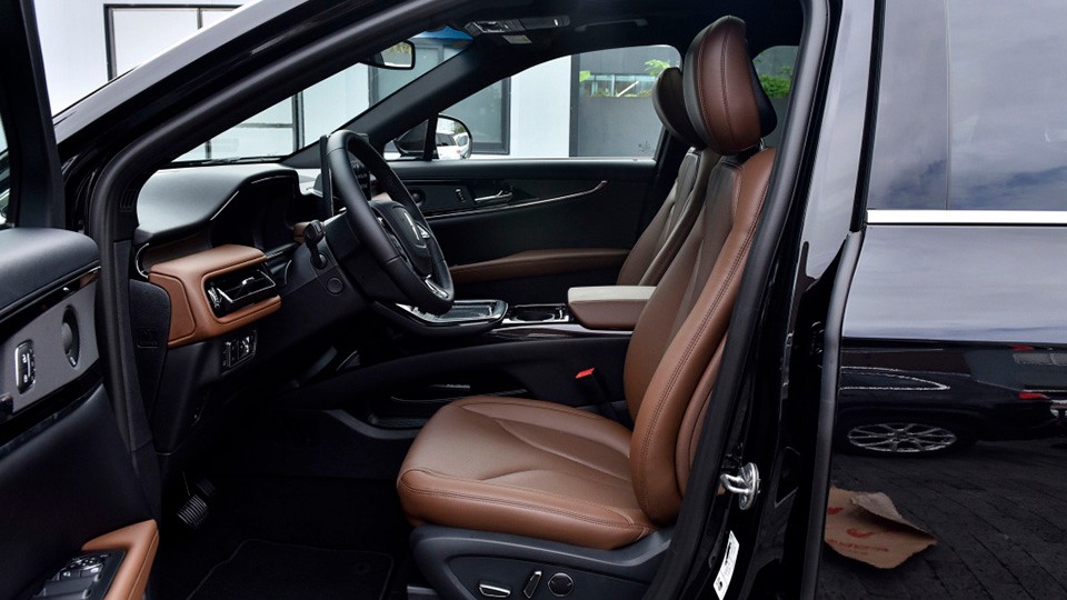 40万的“高级大众”和“精装福特”咋选？Q5L对比航海家