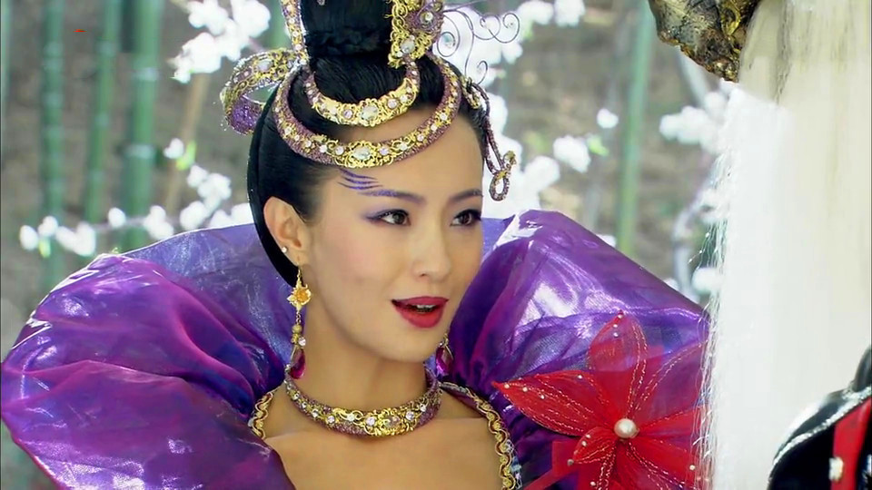 比如张宝雯饰演的绿姬,率性张扬,爱恨强烈,而且术法高强.