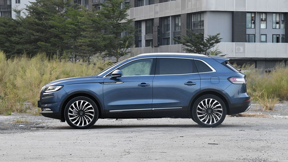 40万的“高级大众”和“精装福特”咋选？Q5L对比航海家