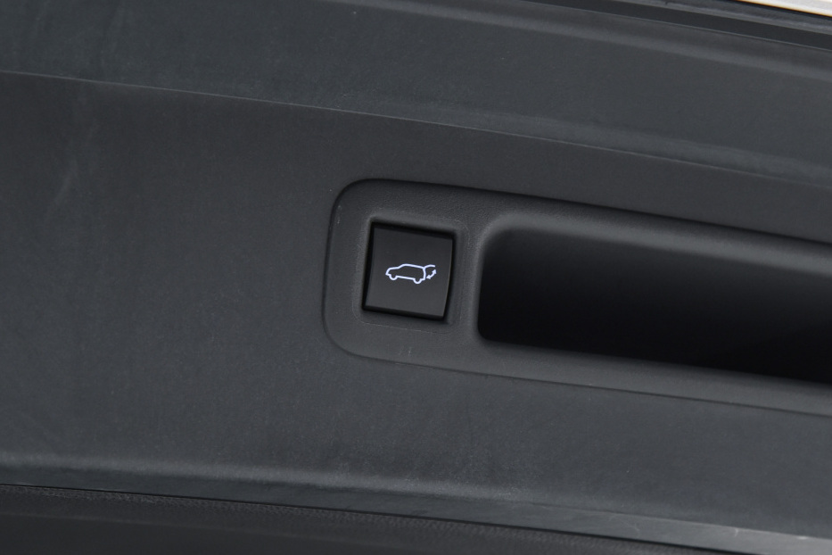 从实用性到豪华性，为何懂车人都选昂科旗而非汉兰达？