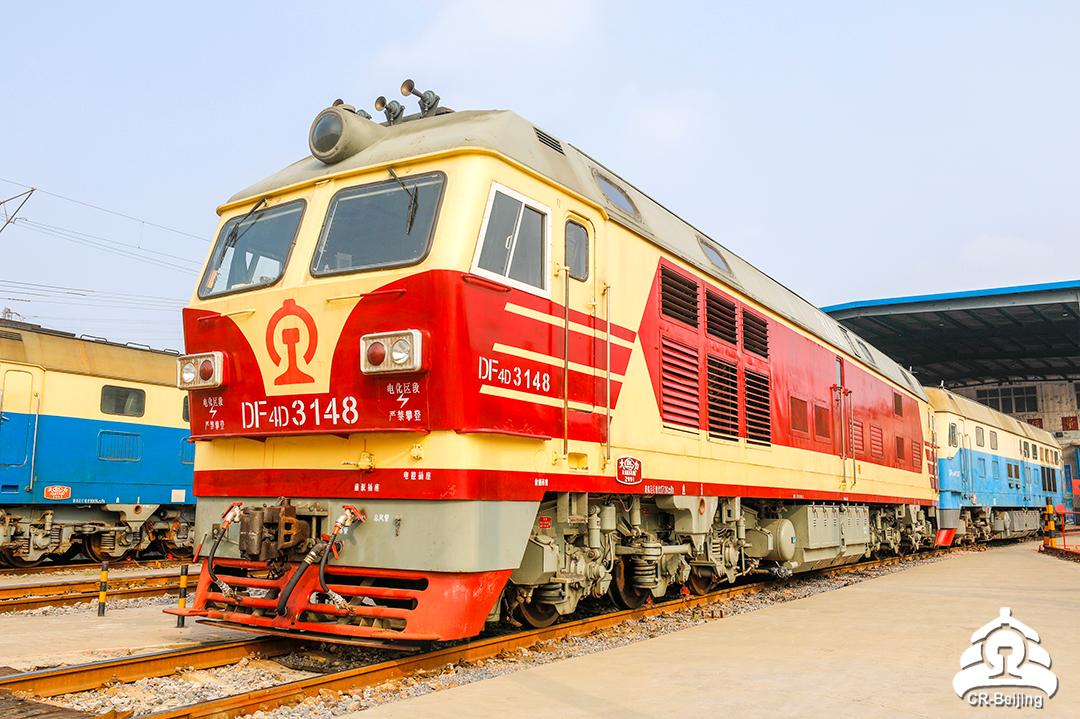 铁路牵引动力的主力军在上世纪60年代至90年代东风型内燃机车热备的