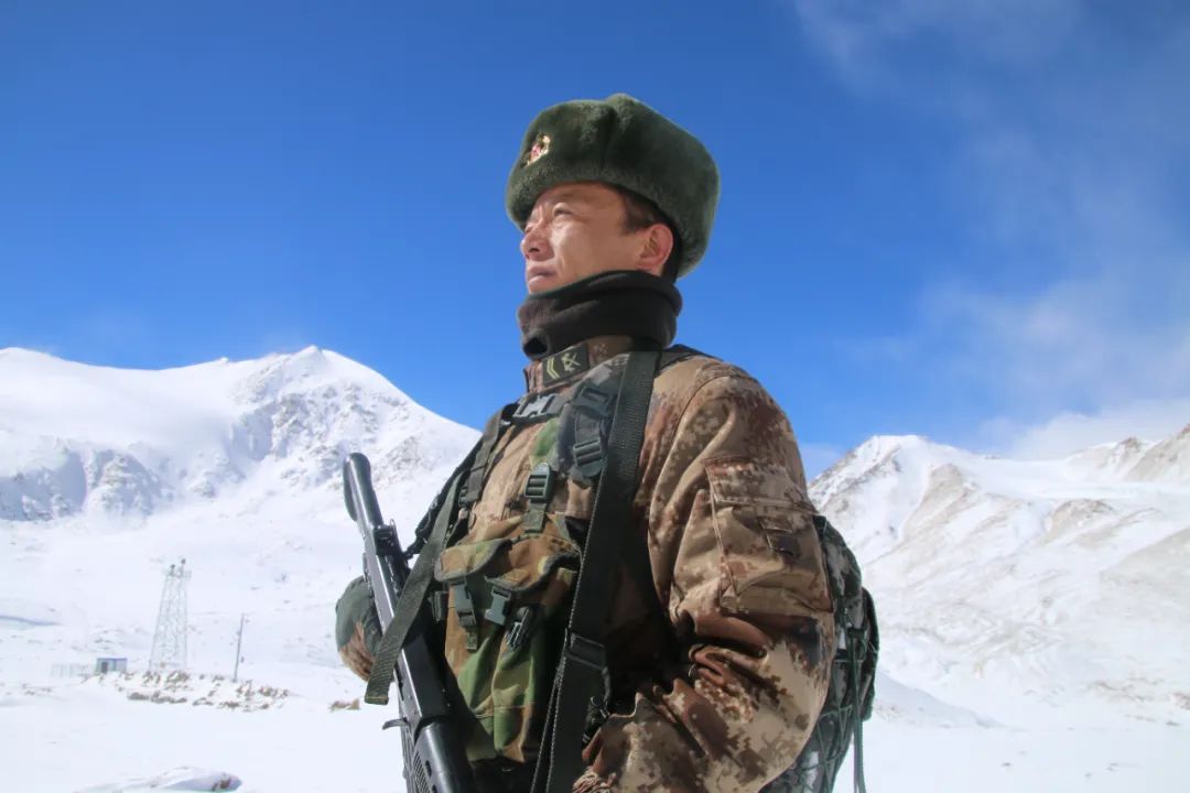 90后老兵海拔4000米马踏冰雪巡云端坚守11年青春热血