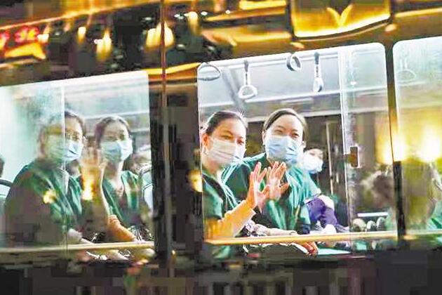 采样护士累得睡着了 小区群众悄悄为她盖上被子休闲区蓝鸢梦想 - Www.slyday.coM