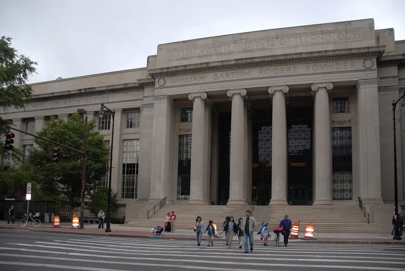 ������ͼƬ��2007��10��8�������������ʿ�٣���ʡ������MIT��ѧԺ�����Ӿ��й���