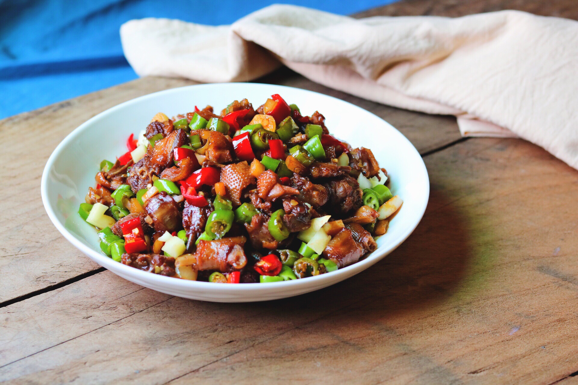 天冷教你做这道吃过了就忘不了的仔姜炒鸭用来下酒真合适