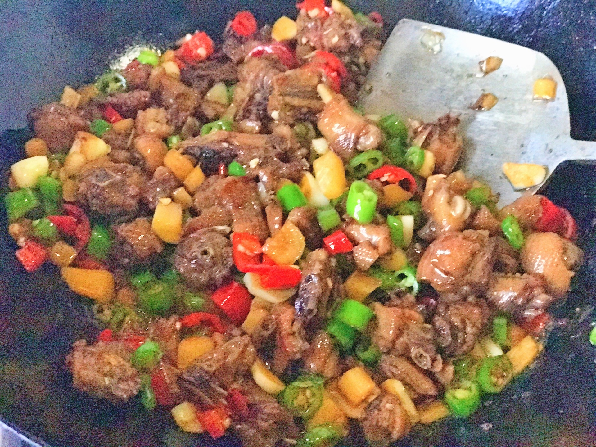 天冷教你做这道吃过了就忘不了的仔姜炒鸭用来下酒真合适