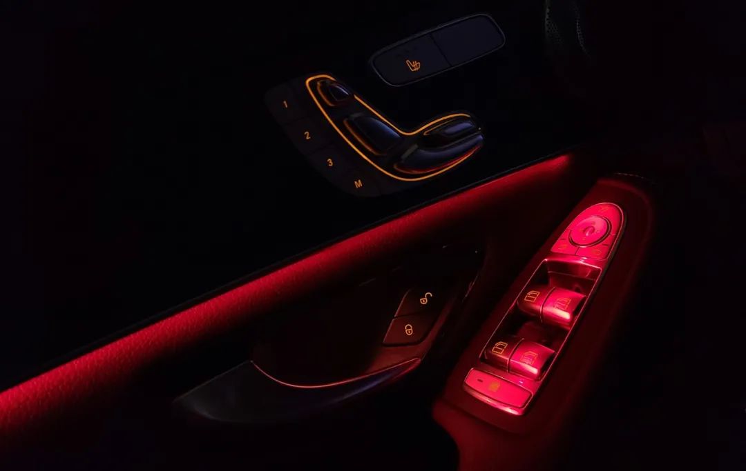 我在奔驰GLC Coupe身上找到了这款车的完整性休闲区蓝鸢梦想 - Www.slyday.coM