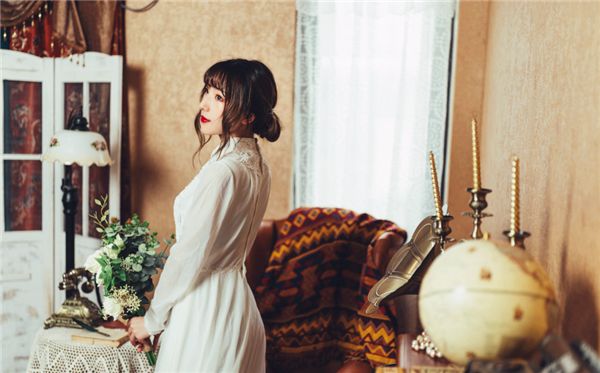 素颜也很美的生肖女，年龄越大越有魅力，擅长人情世故，笑口常开休闲区蓝鸢梦想 - Www.slyday.coM