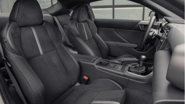 爱你真的没办法我家没有toyota海外试驾丰田gr86