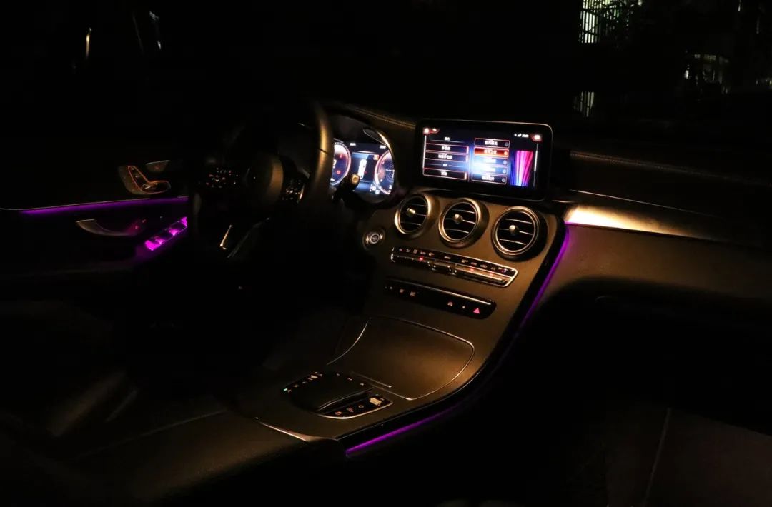 我在奔驰GLC Coupe身上找到了这款车的完整性休闲区蓝鸢梦想 - Www.slyday.coM