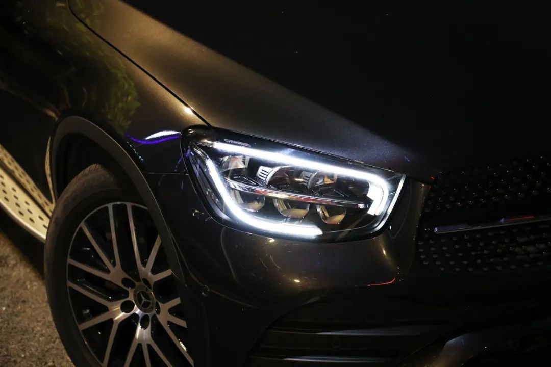 我在奔驰GLC Coupe身上找到了这款车的完整性休闲区蓝鸢梦想 - Www.slyday.coM