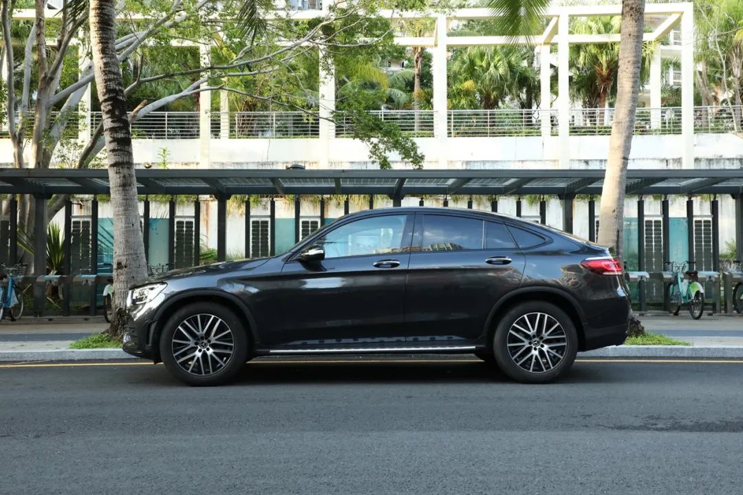 我在奔驰GLC Coupe身上找到了这款车的完整性休闲区蓝鸢梦想 - Www.slyday.coM