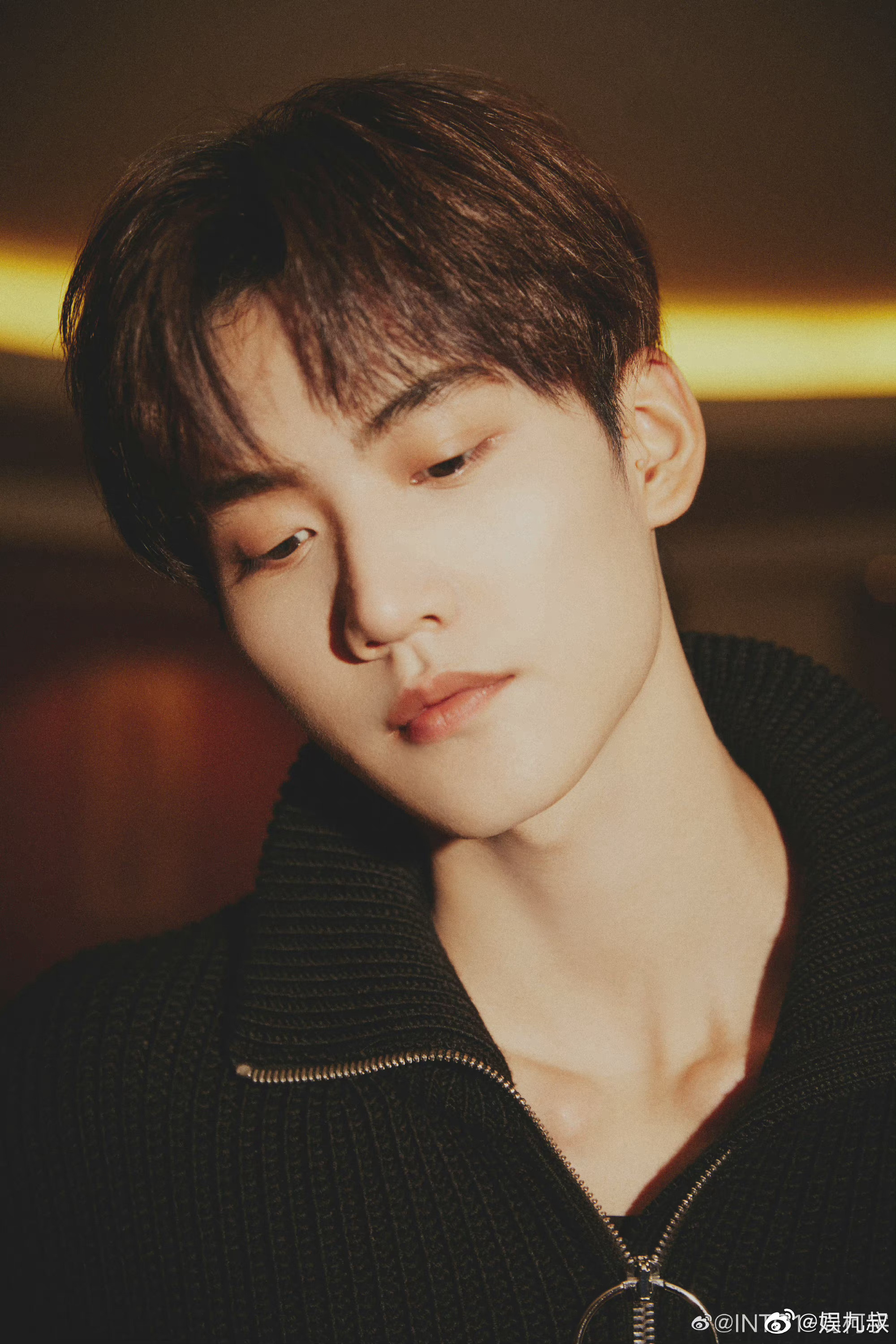 周柯宇下颌线真的好优越