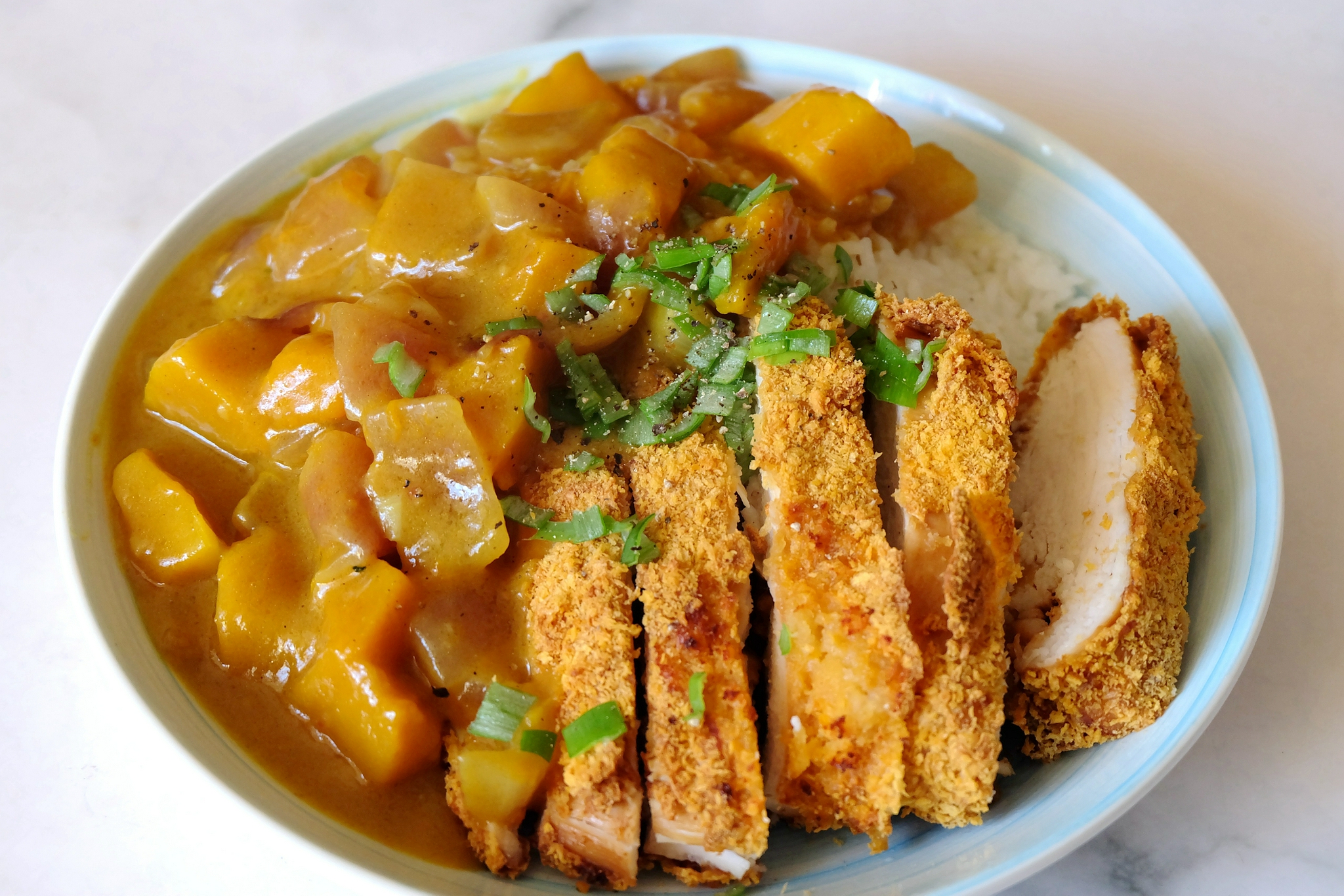 妈妈做饭就是香,今天安排咖喱南瓜鸡排饭,小学生到家就光盘|咖喱|鸡排