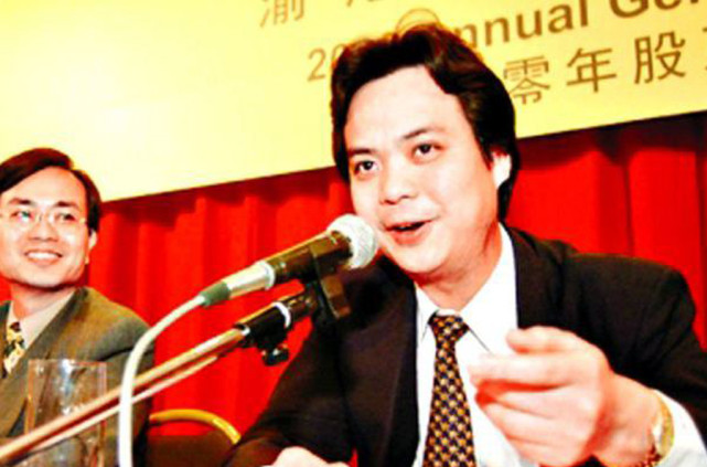 金蝉脱壳？“重庆李嘉诚”辞任多个职务，转让大部分股权！|渝太地产|张松桥|李嘉诚_新浪新闻