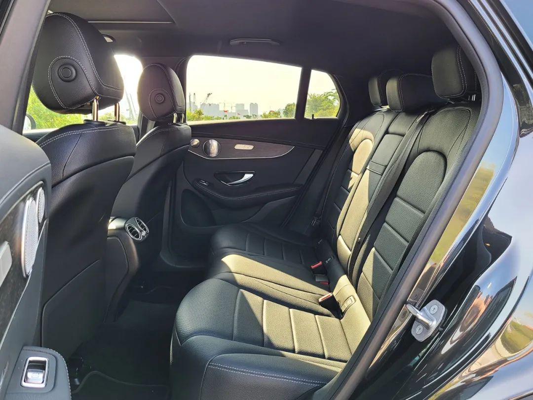 我在奔驰GLC Coupe身上找到了这款车的完整性休闲区蓝鸢梦想 - Www.slyday.coM