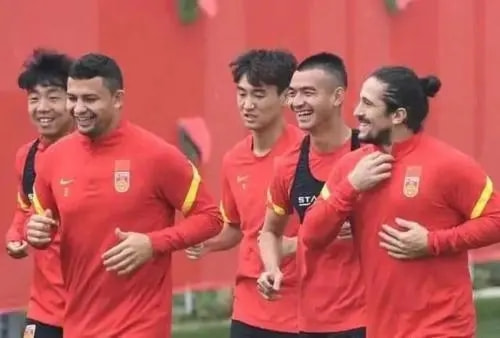 李铁终于下定决心!中国男足收获意外之喜,洛国富阿兰终于等到这天休闲区蓝鸢梦想 - Www.slyday.coM