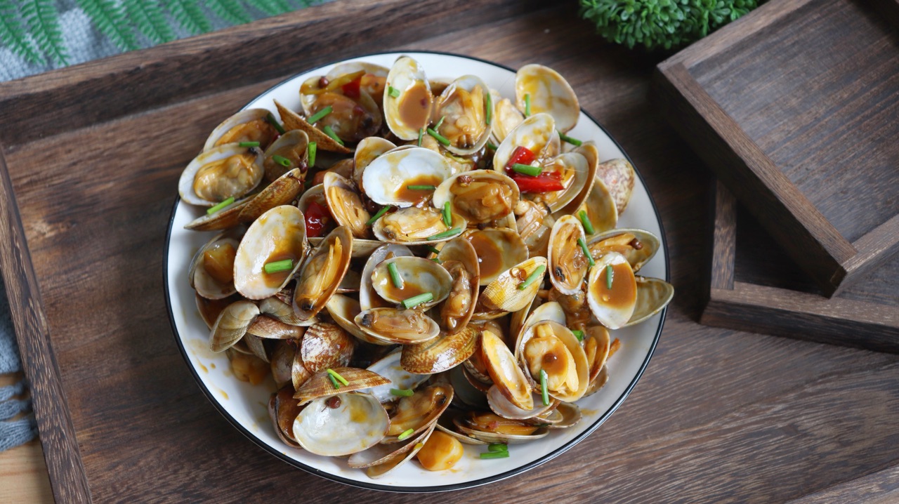 家常香辣花甲鲜味十足10分钟就上桌好吃到舔手指