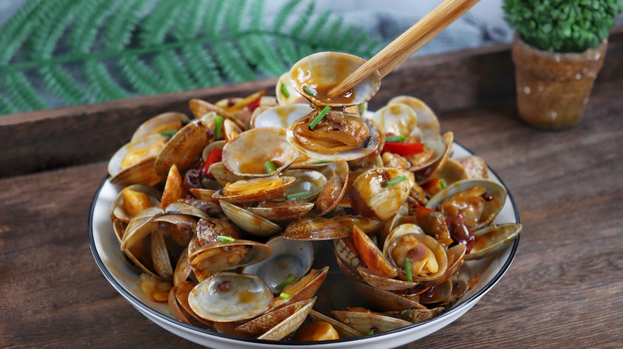 家常香辣花甲鲜味十足10分钟就上桌好吃到舔手指