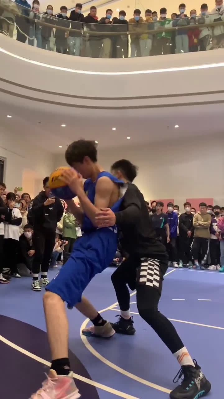 孙世睿单挑野球帝郭师傅.这对抗,有些过分激烈了