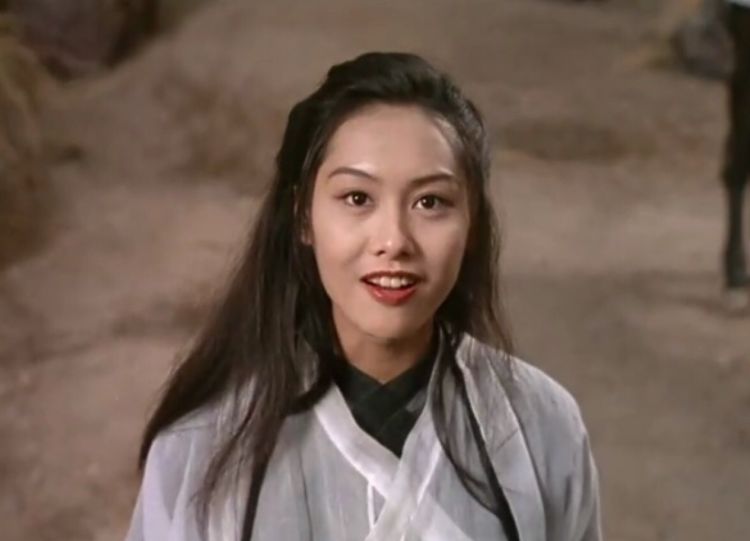 在下期短片预告中,张雪迎就再度挑战了朱茵在《大话西游》中紫霞仙子