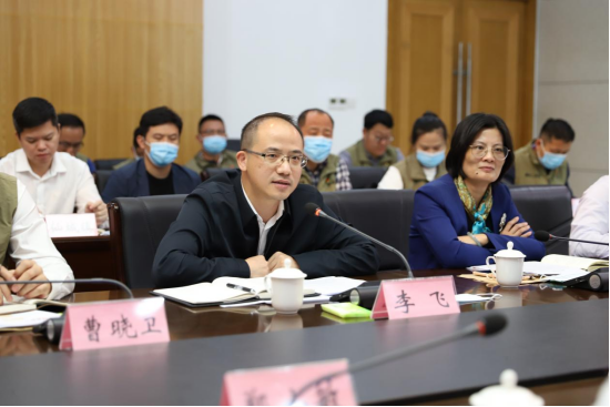 李飞介绍了潮南区落实巩固拓展脱贫攻坚成果同乡村振兴有效衔接工作